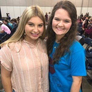 Meet your Posher, Alexis